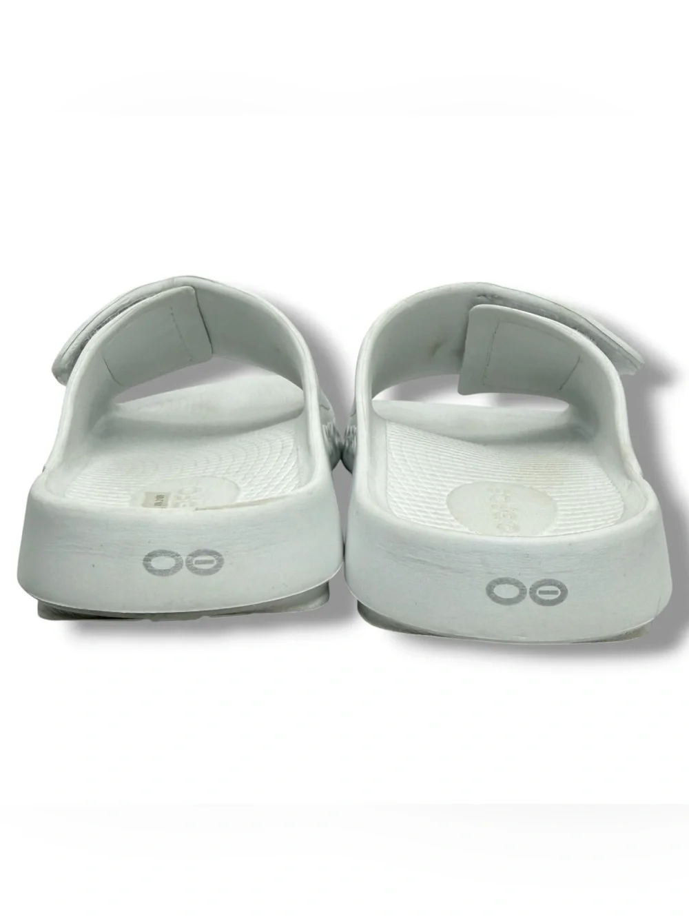 OOFOS OOahh Sport Flex Recovery Sandals Men’s 10 Women’s 12 Adjustable White